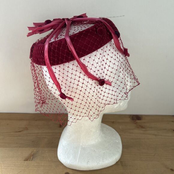 Cap-ette Fascinator Vtg 50s Berry/Mauve Velvet Halo w Netting Hat Union Made - Picture 3 of 10